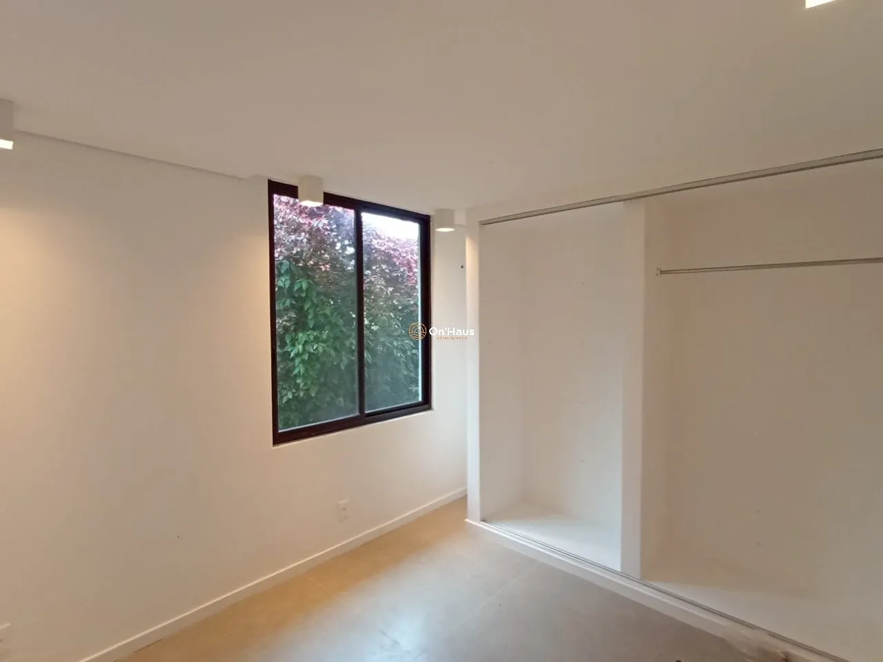 Rental house with 6 en-suite bedrooms and 513 m² — photo 10