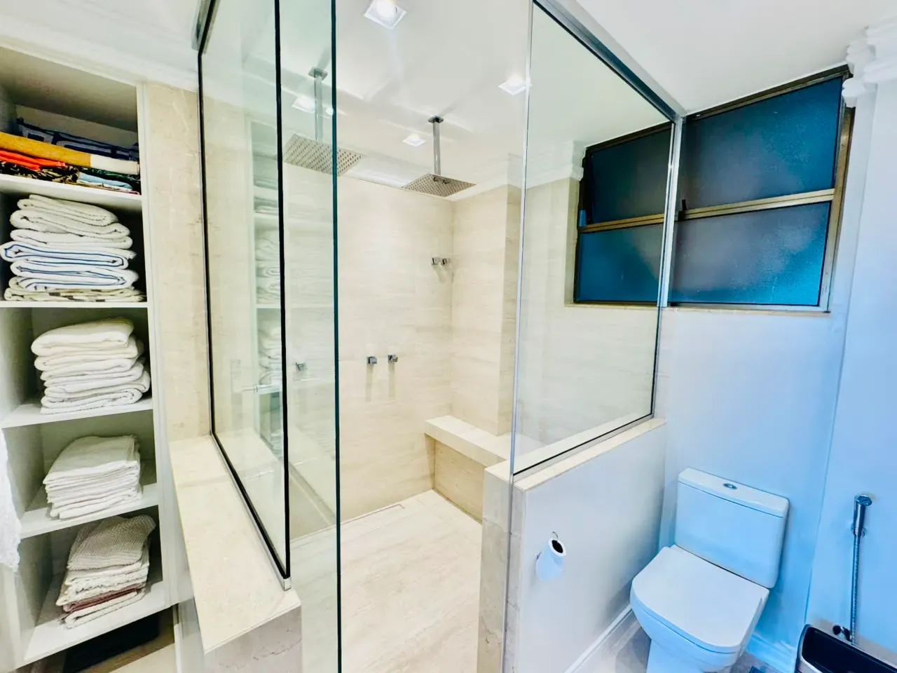 Furnished 3-bedroom apartment with 3 bathrooms — photo 36