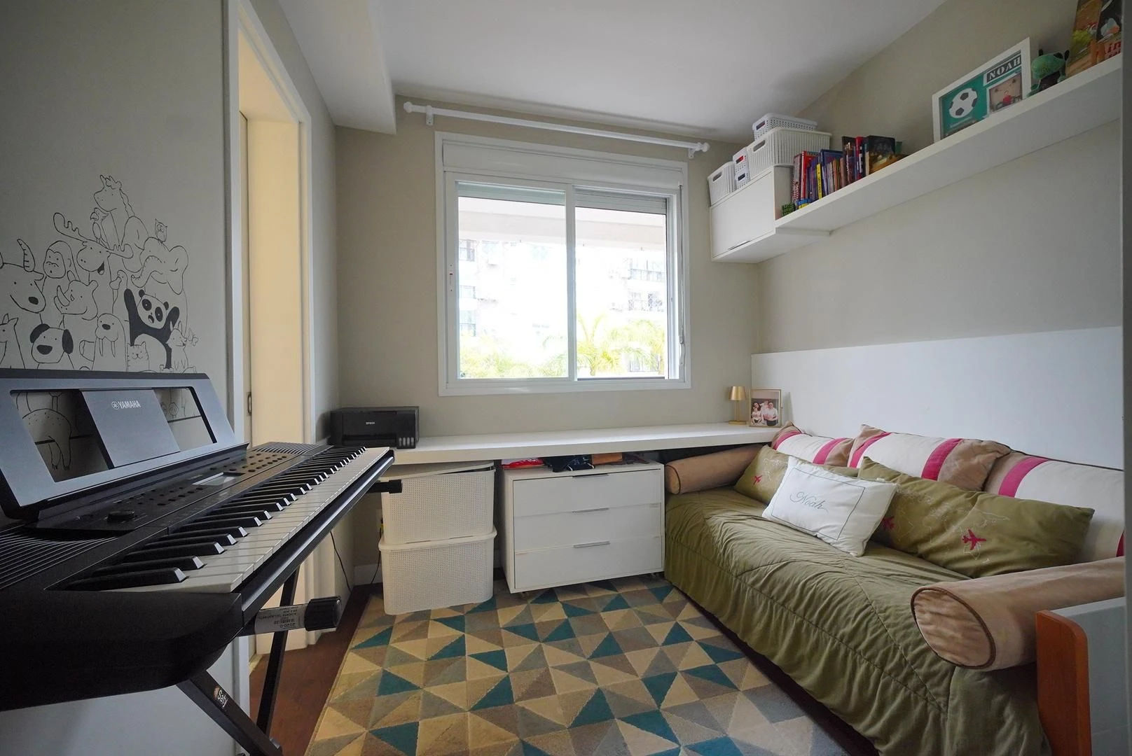 Furnished apartment, 100 m², with a grill on the balcony — photo 28