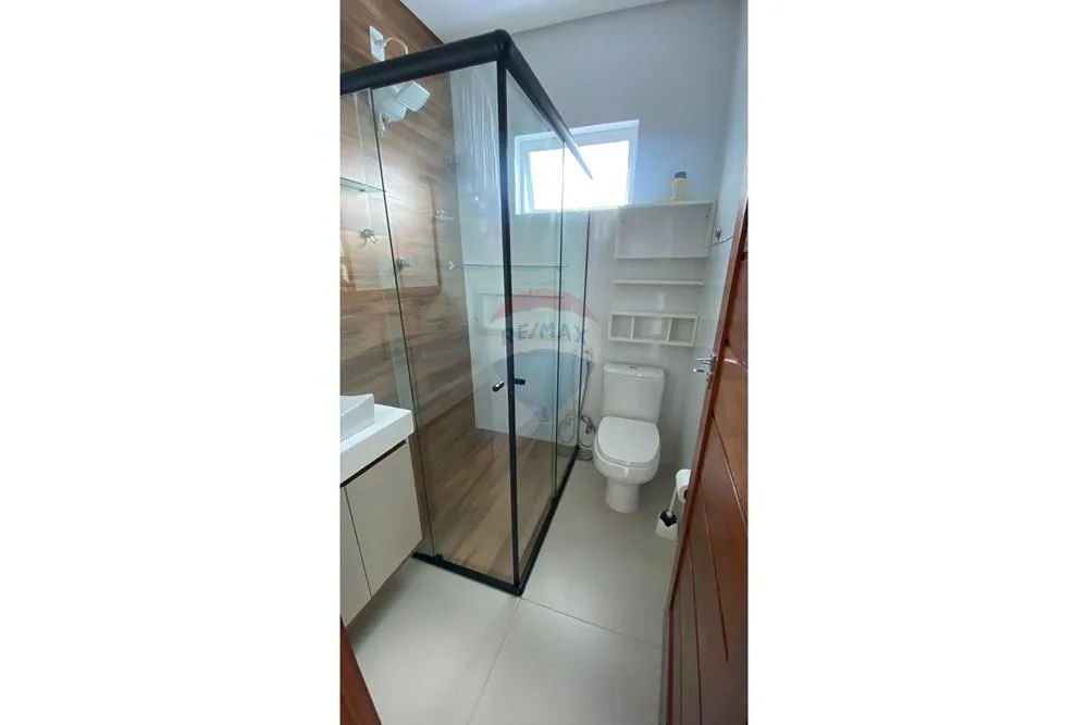 Unfurnished single-story house with 3 bedrooms and 2 suites — photo 6