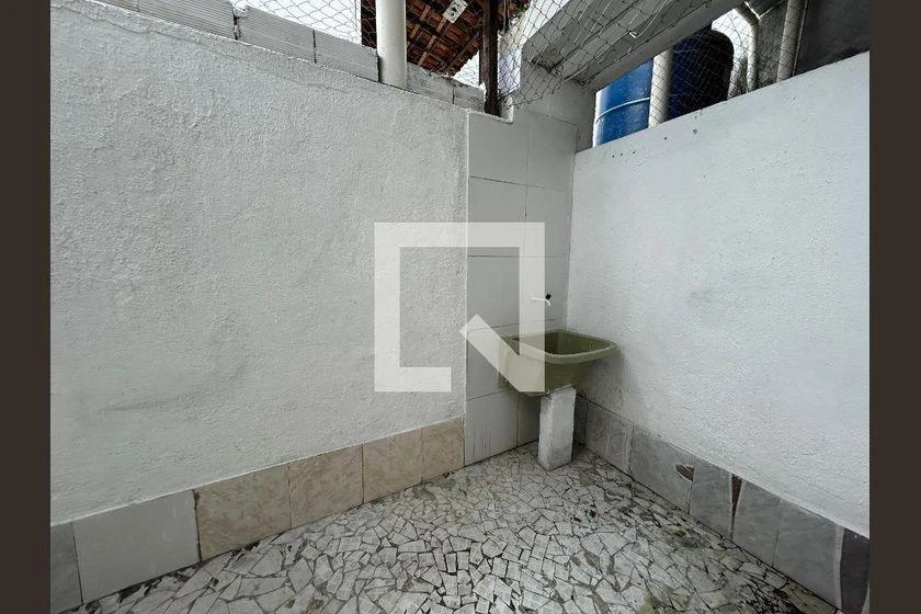 Apartamento de 1 dormitorio con cocina separada y 36 m²