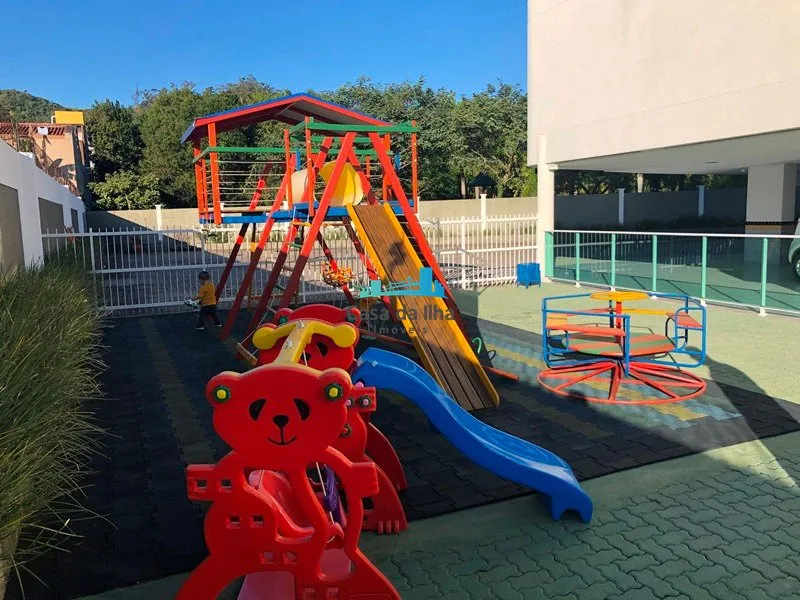 Квартира з 3 спальнями з власною ванною і 216 м² — photo 9