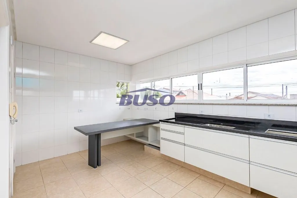 3-bedroom house with 228 m², suite and 3 covered spots — photo 14