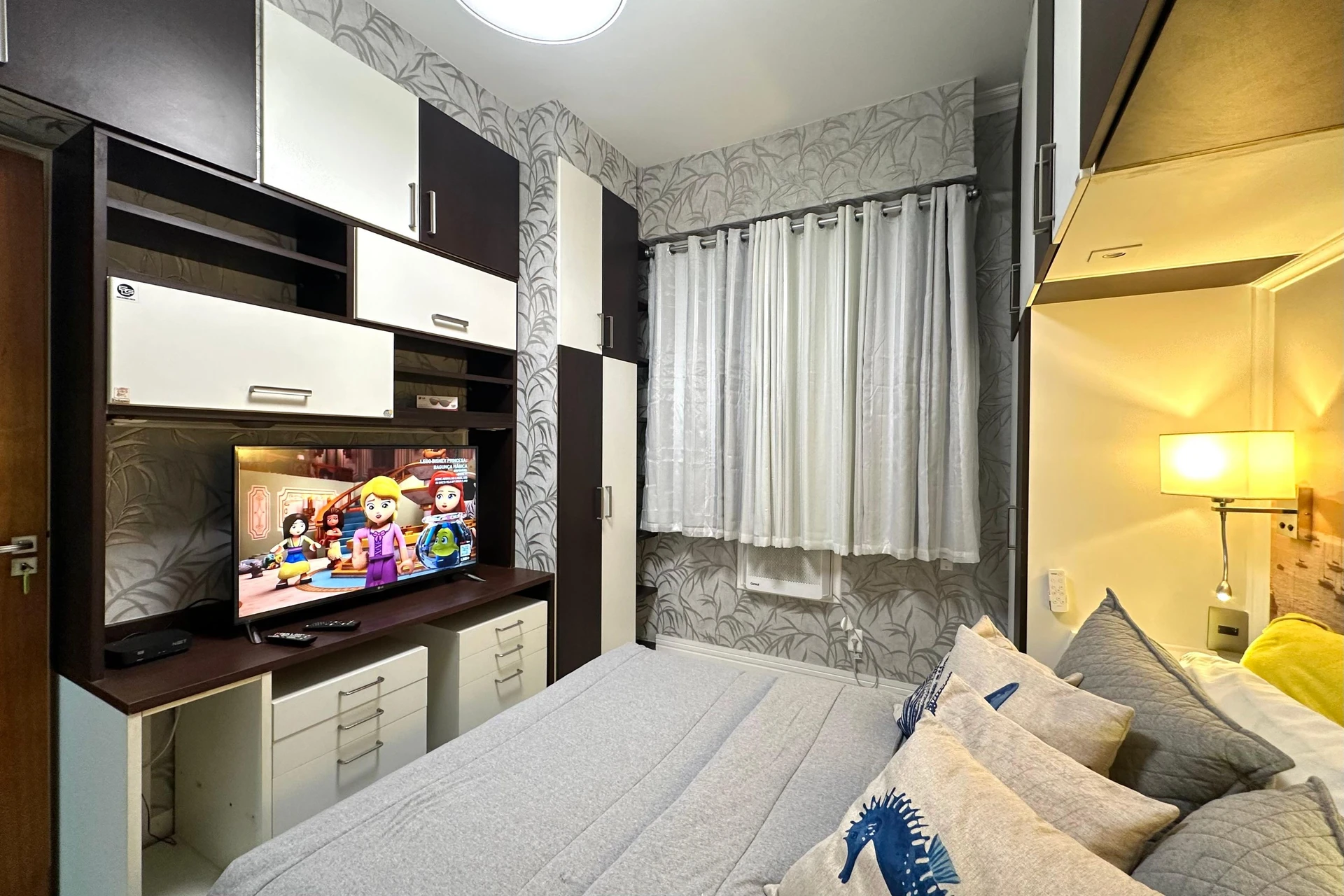 3-bedroom apartment with a home office in Rio de Janeiro — photo 15
