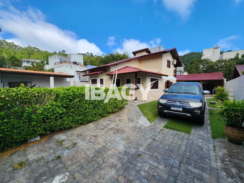4-suite house with private BBQ space — photo 3