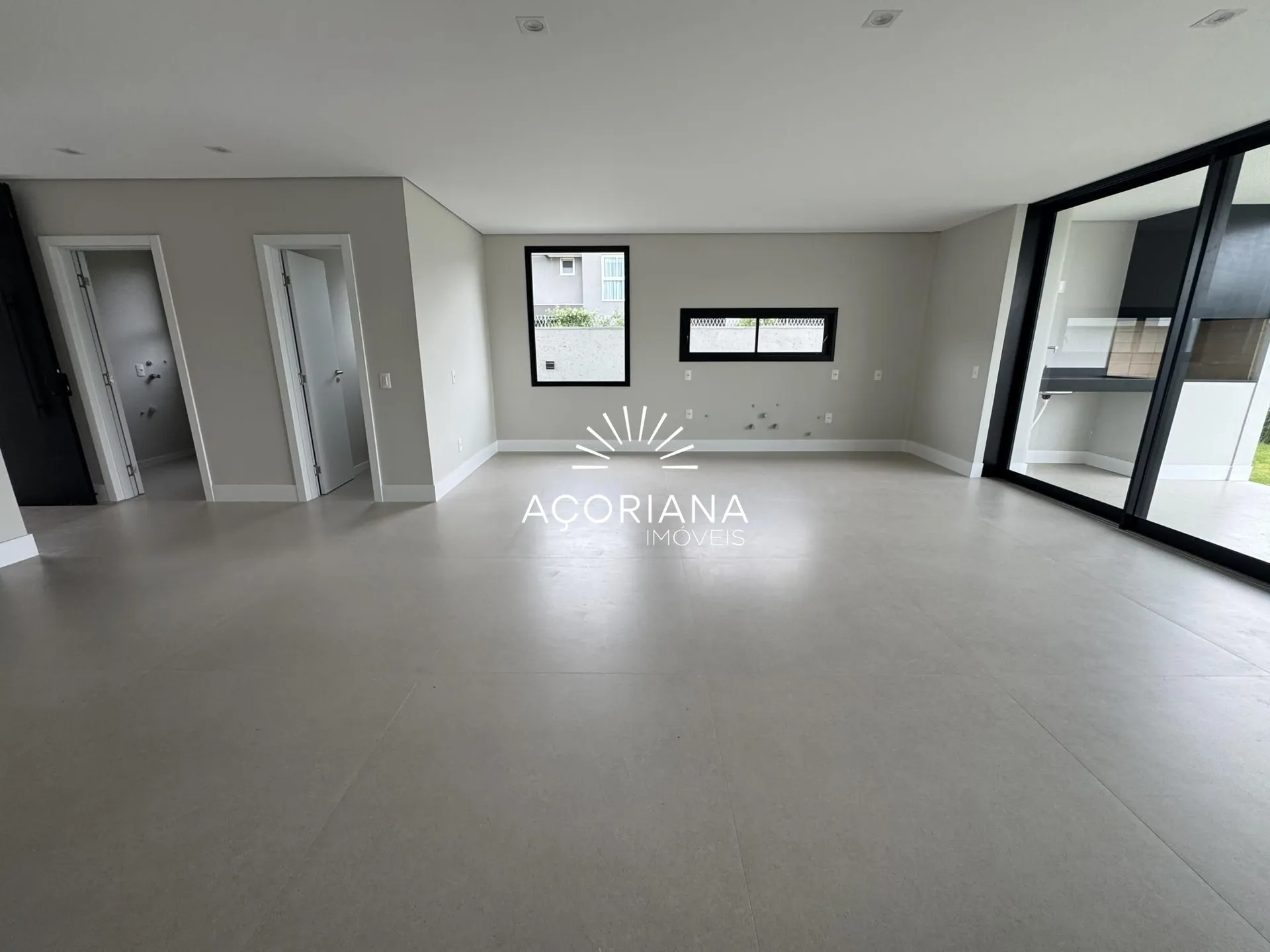 Дом с приватным садом, 270 м² и 3 спальни — photo 2
