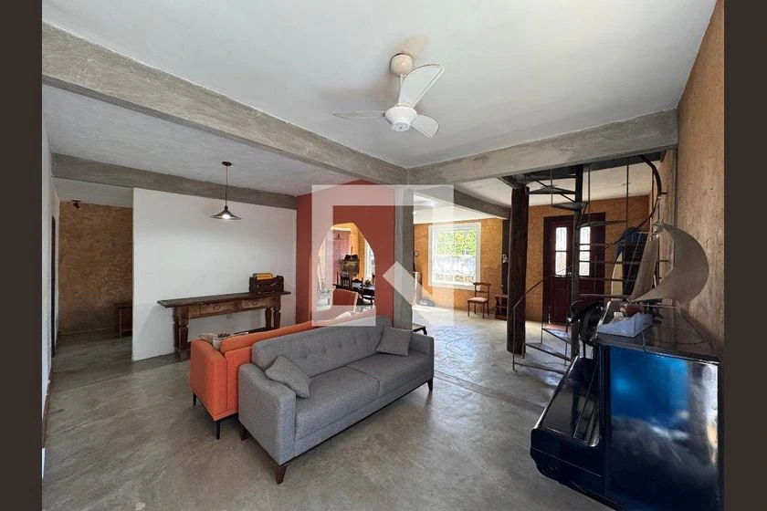 Casa de 4 dormitorios y 3 baños, 490 m² en total — photo 6