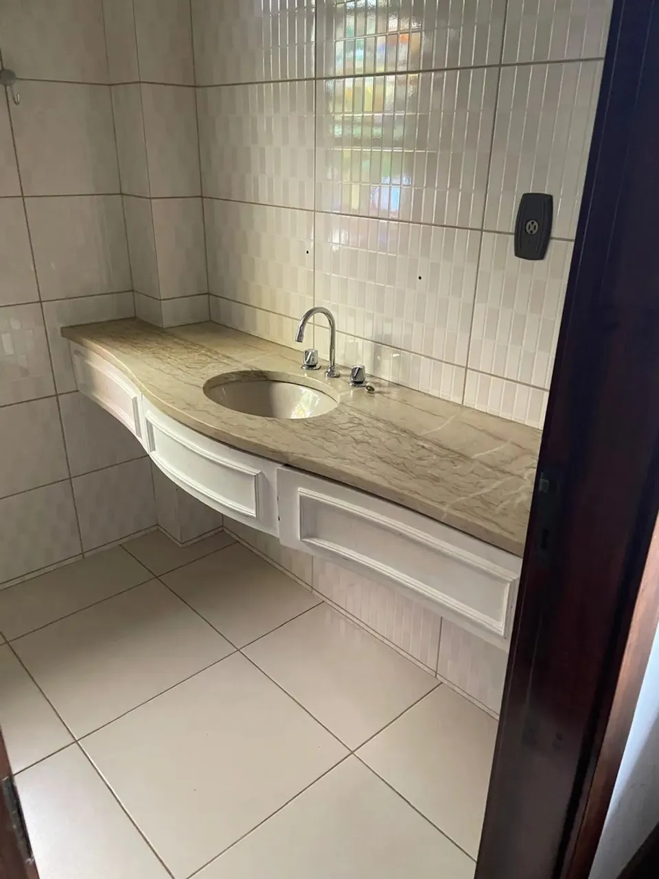 Duplex house with 1 bedroom, 4 bathrooms, 5 parking spots — photo 19