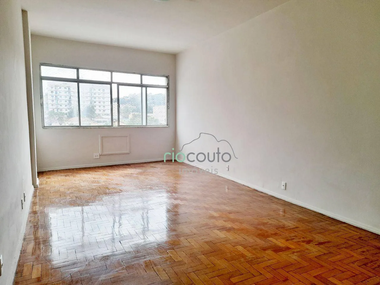 Unfurnished 2-bedroom apartment with 2 bathrooms and parking — photo 7