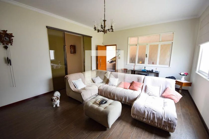 Rental house with 6 bedrooms and 260 m² total area — photo 8