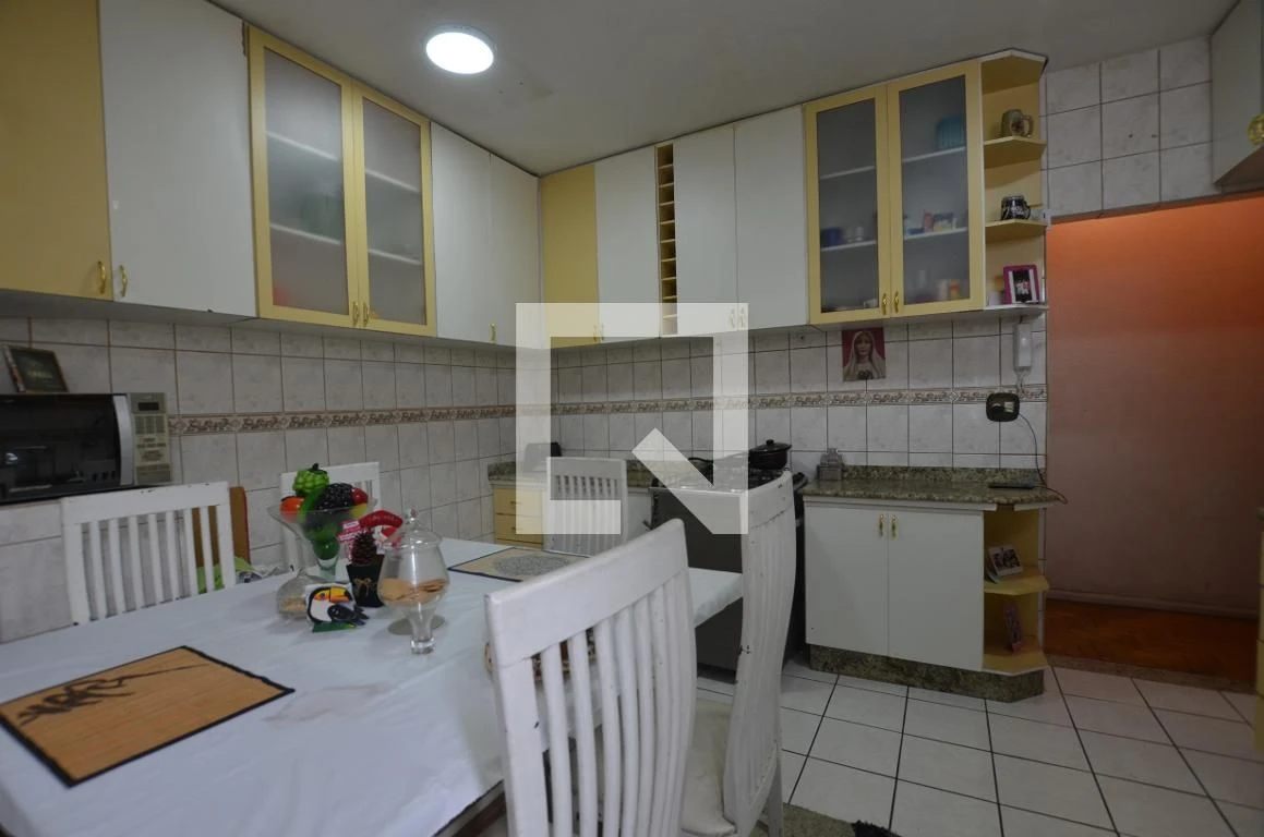 Apartamento com 2 quartos e cozinha fechada a gás — photo 18