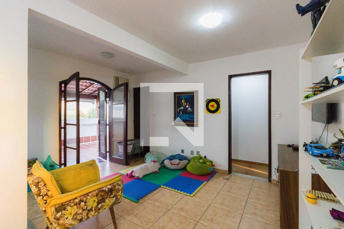 5-bedroom house with a mountain view in Rio de Janeiro — photo 43