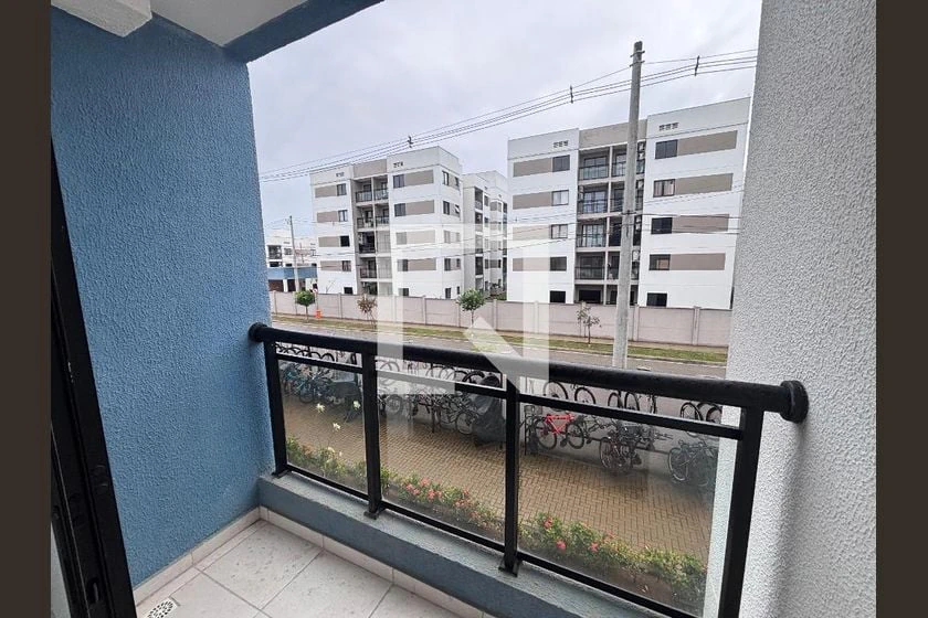 3-bedroom apartment with a balcony