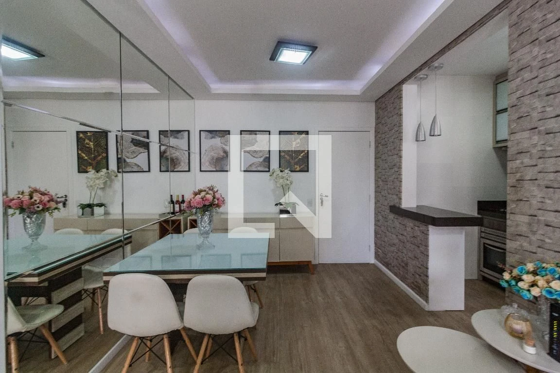 Furnished apartment, 77 m², with a glass-enclosed balcony — photo 17