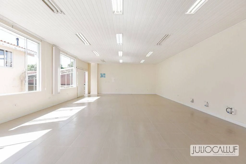4-bedroom house with a washing machine in Curitiba — photo 26