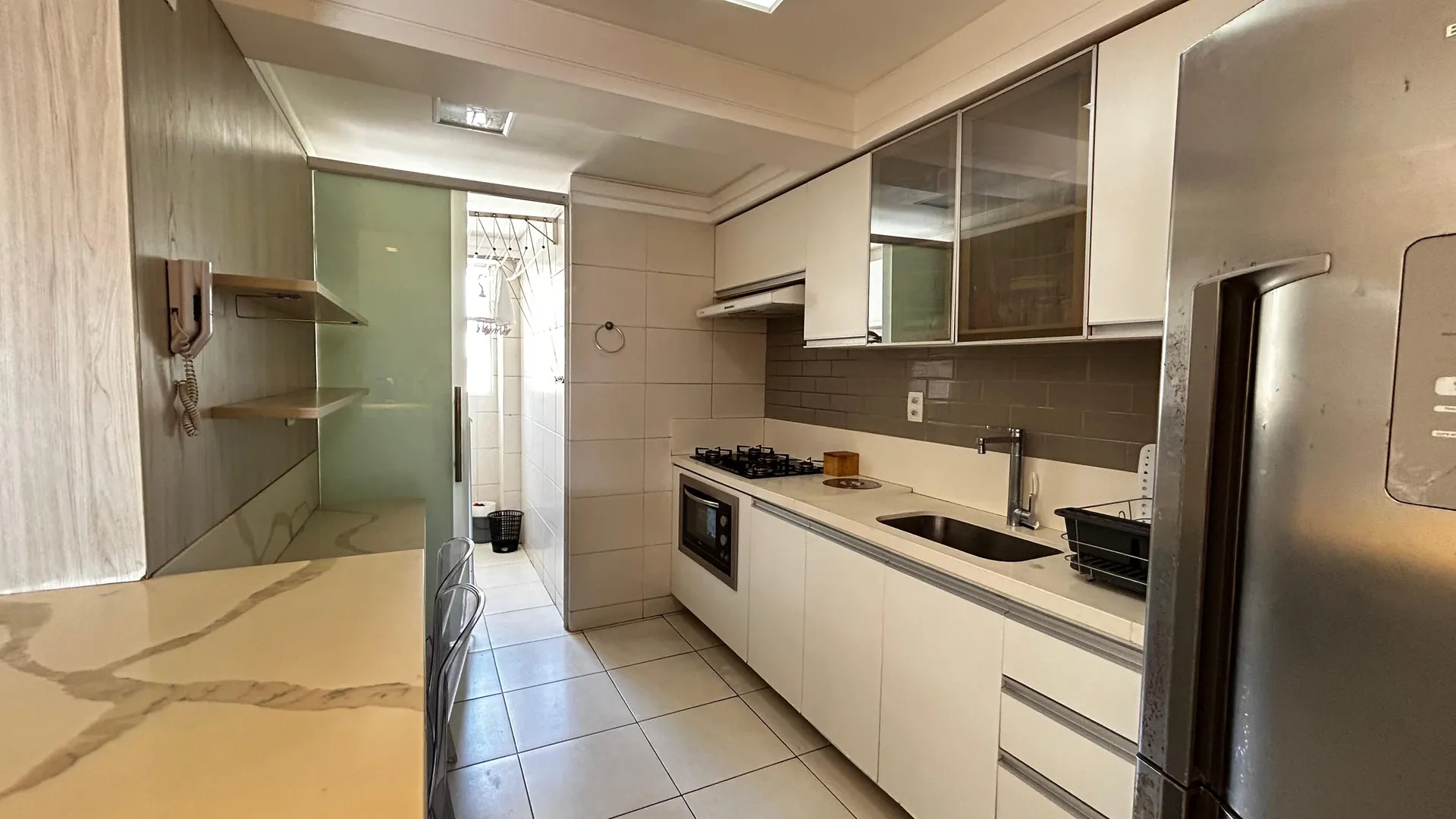 80 m² apartment with 3 bedrooms and 2 parking spaces — photo 11