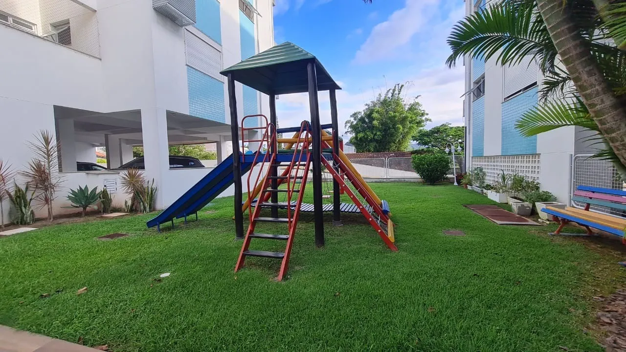 276 m² apartment with a home office and a water view — photo 15