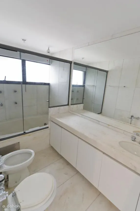 Apartamento de 400 m² com 4 quartos e 5 banheiros — photo 42