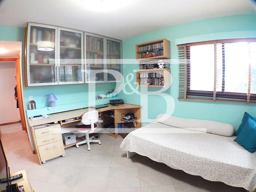 4-bedroom apartment with 266 m² and 4 parking spaces — photo 24