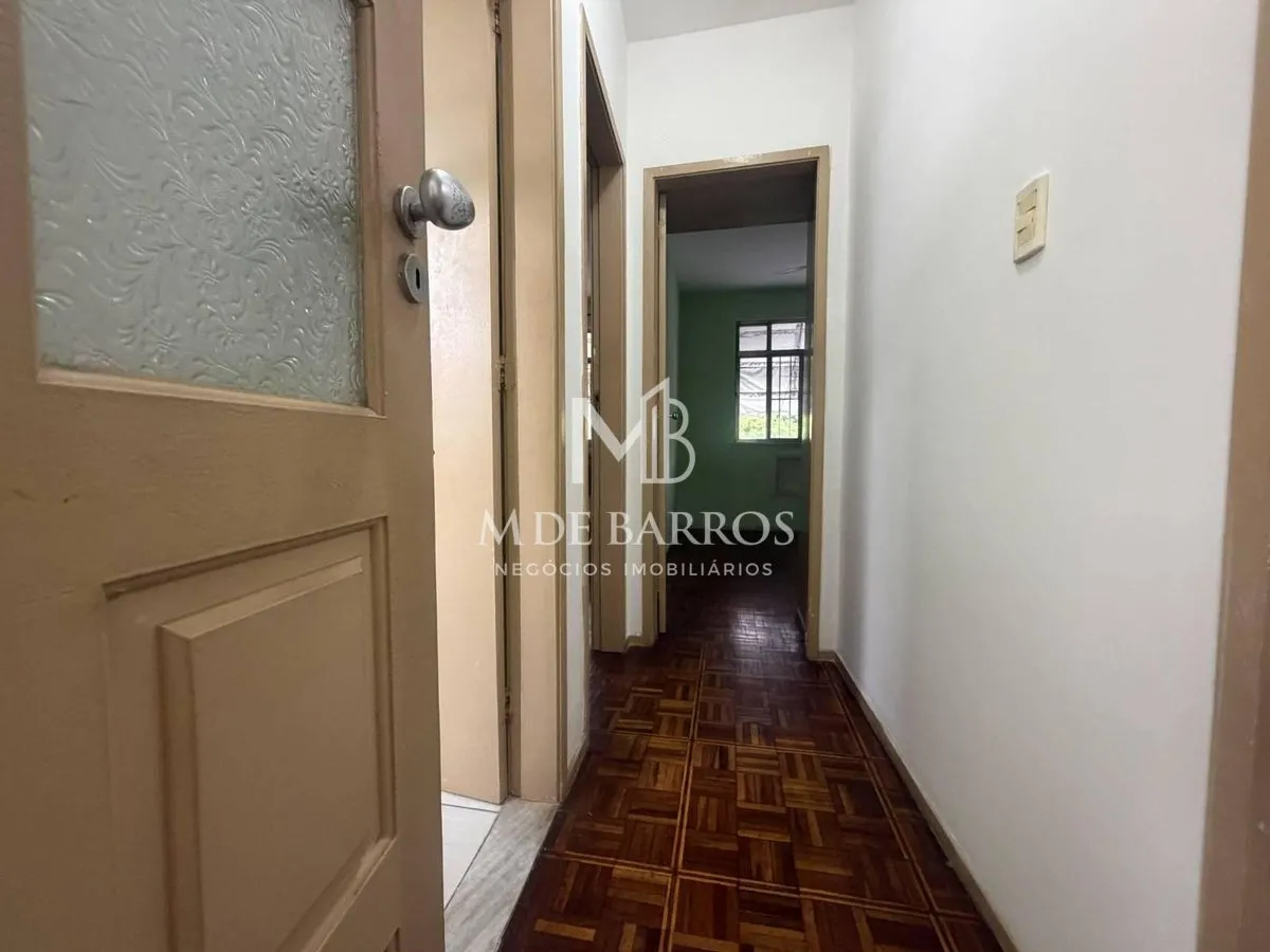 Apartamento de 2 quartos com piso de madeira ou laminado — photo 8