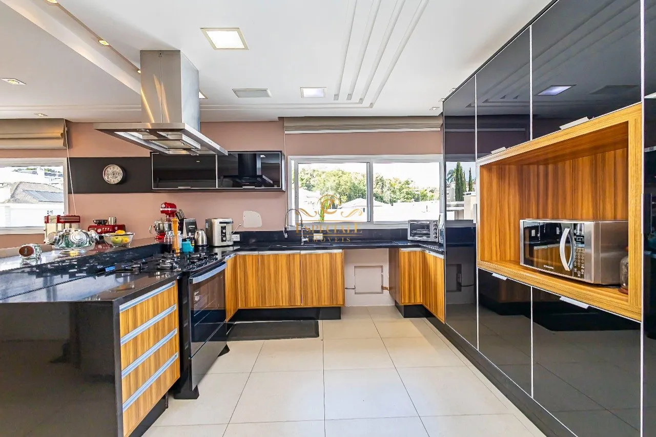 Furnished house with 3 en-suite bedrooms and 631 m² — photo 12