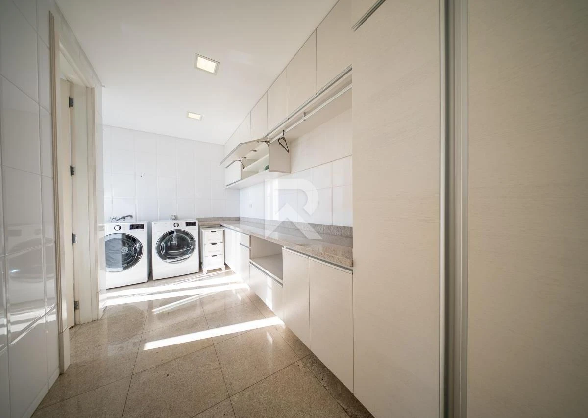 344 m² apartment with floor-to-ceiling windows and a bathtub — photo 42