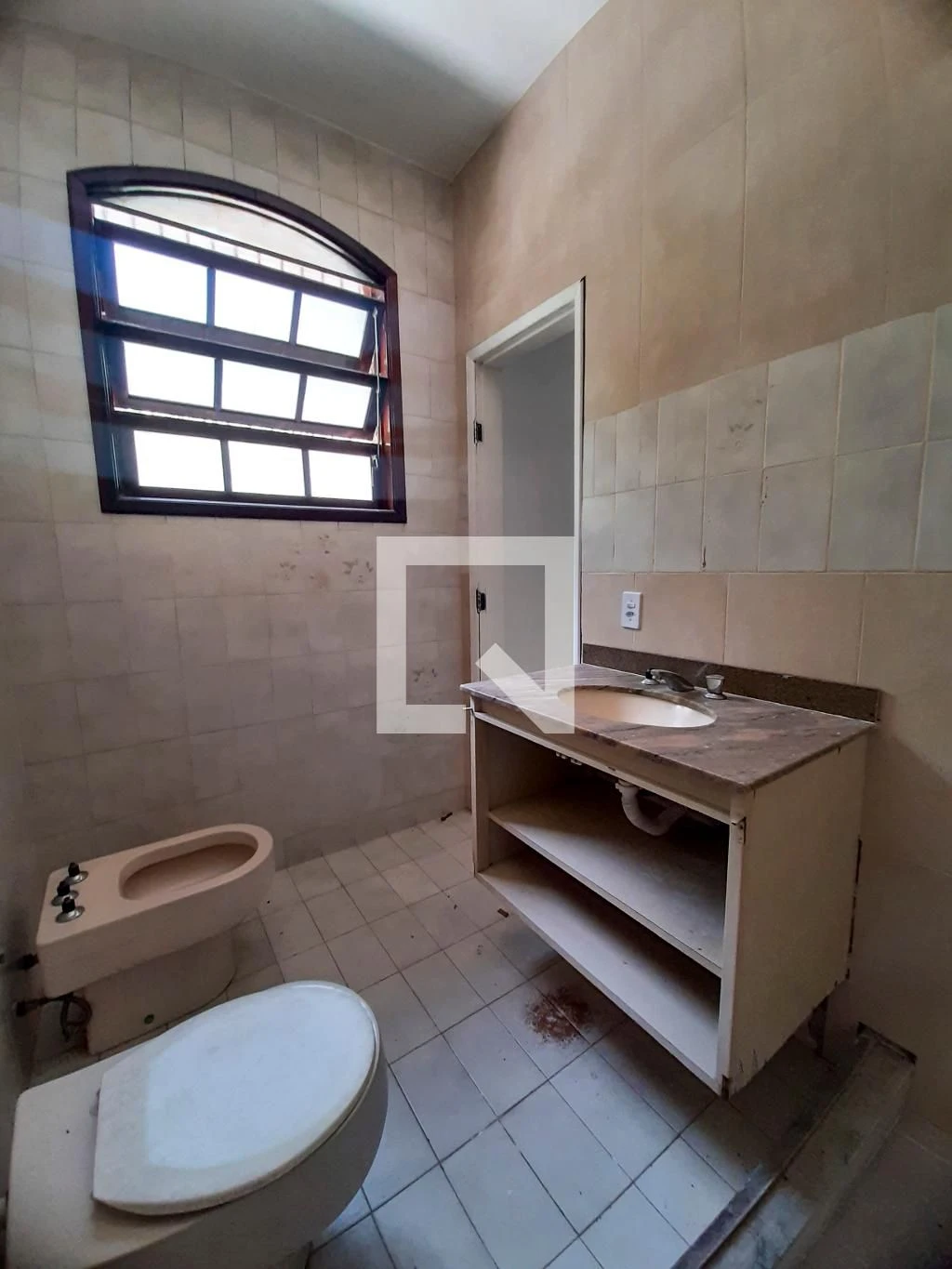 House with 6 bedrooms and 9 bathrooms, 911 m² and 3 parking — photo 40