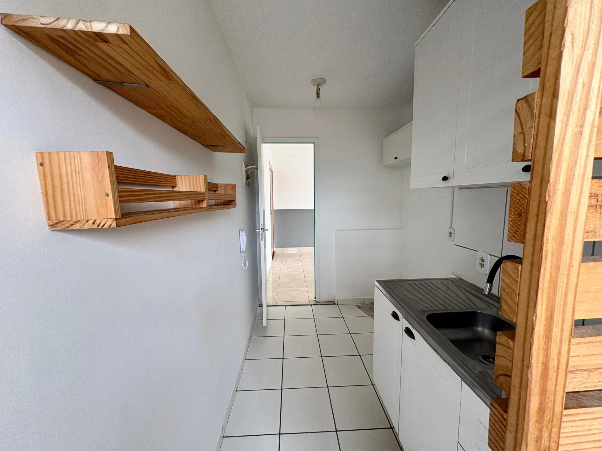 2-bedroom apartment with a mountain view — photo 11
