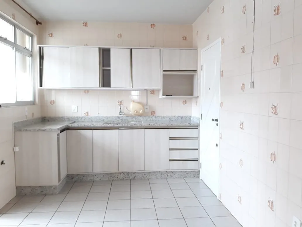3-bedroom apartment, 1 with its own bathroom, 87 m² — photo 2