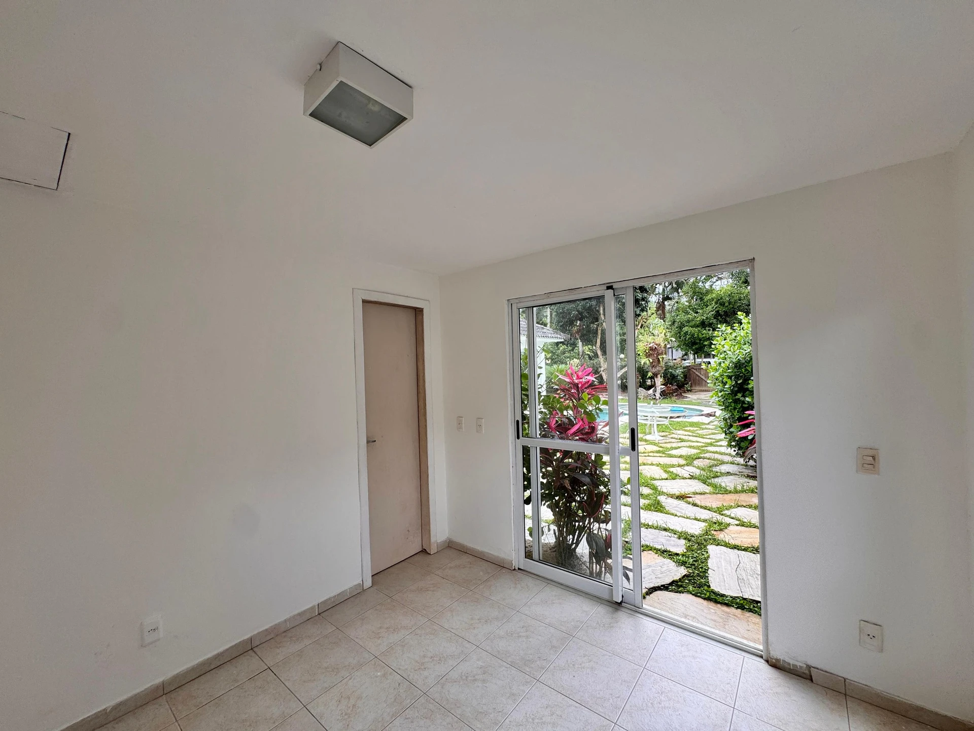 2-bedroom house with a garden in Rio de Janeiro — photo 10
