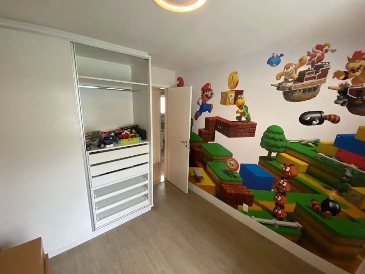 Apartamento mobiliado com 4 dormitórios e varanda — photo 4