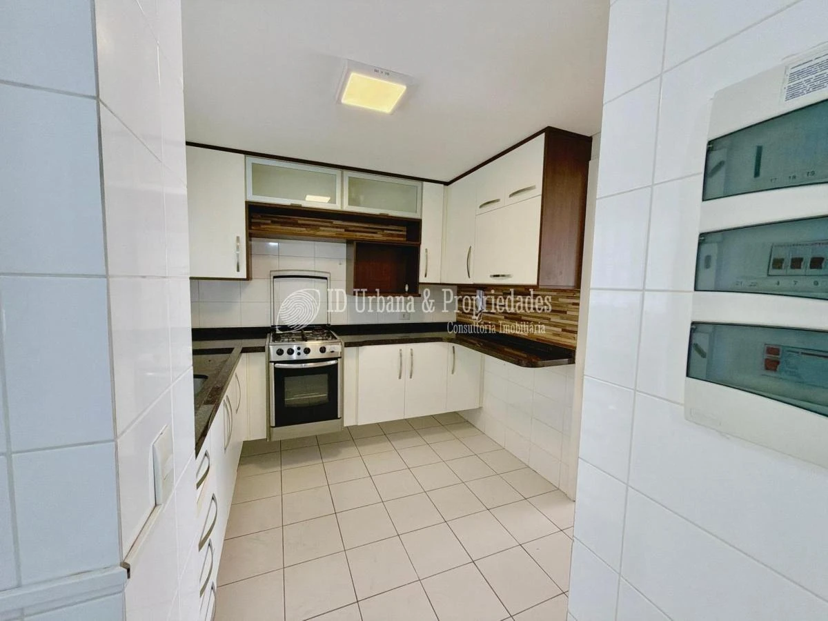 3-bedroom apartment in a building with a pool — photo 35