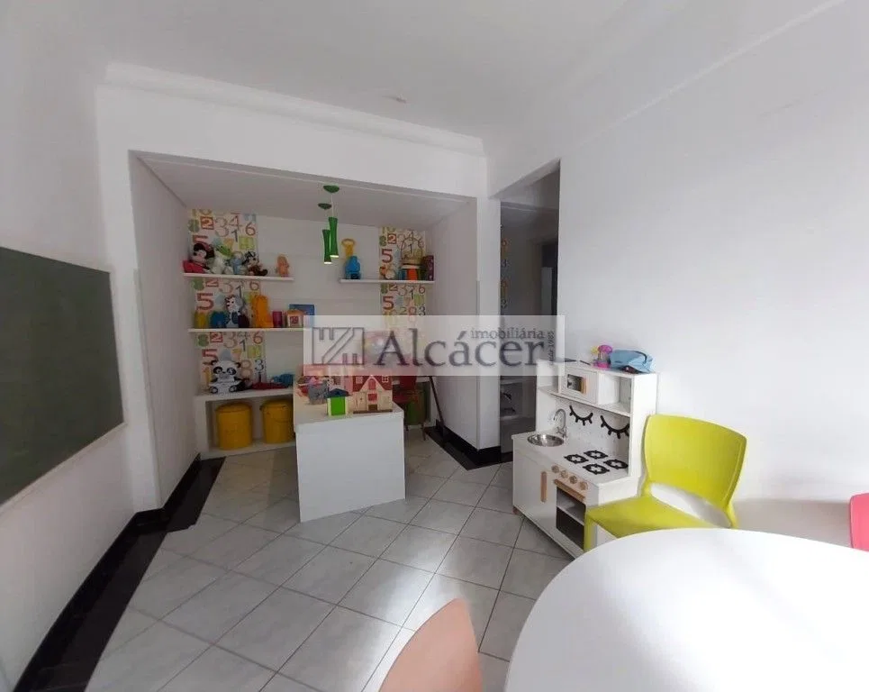 3-bedroom apartment in a building with a gym — photo 28