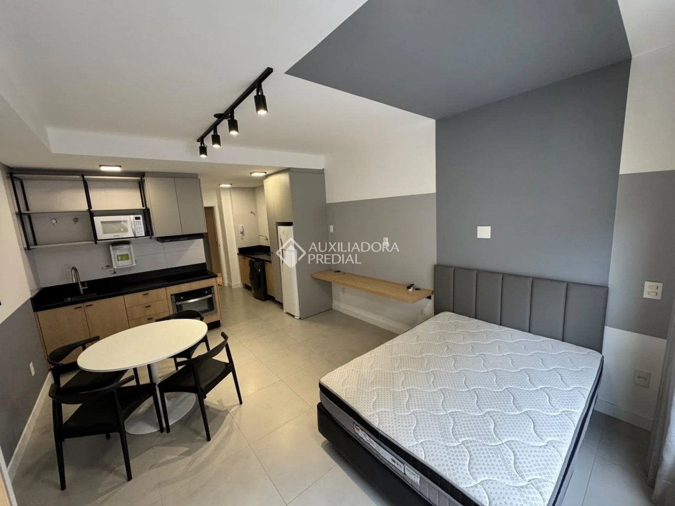 Home office in a one-bedroom apartment, 40 m² — photo 5