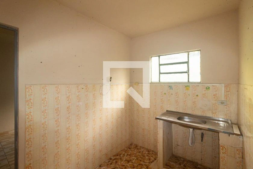 Casa con 2 dormitorios, 1 baño y zona de lavado — photo 3