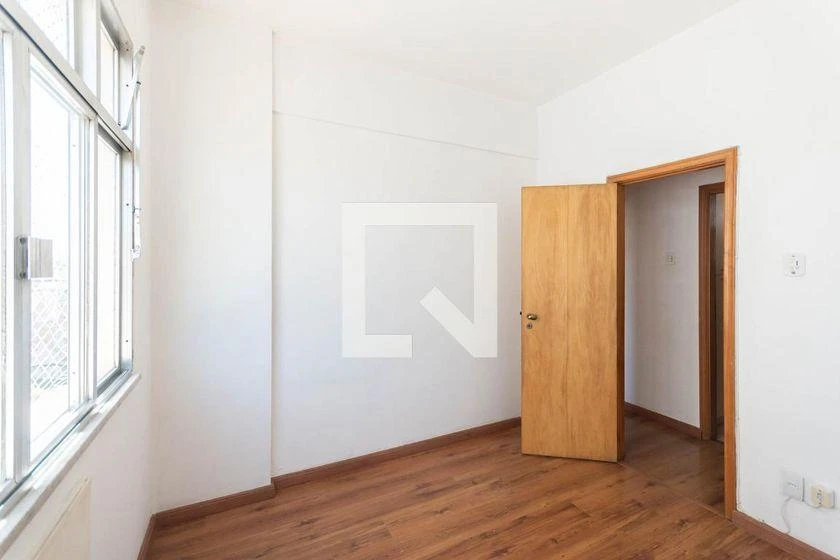 Apartamento de 2 quartos com cozinha separada e 70 m² — photo 28