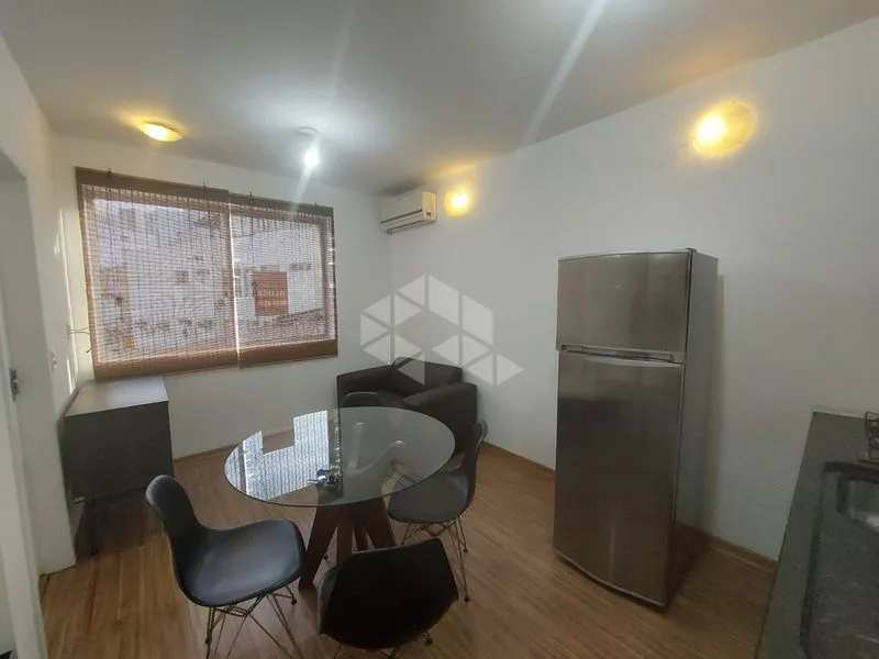 Apartamento tipo kitnet amueblado de 20 m² con cocina abierta — photo 12