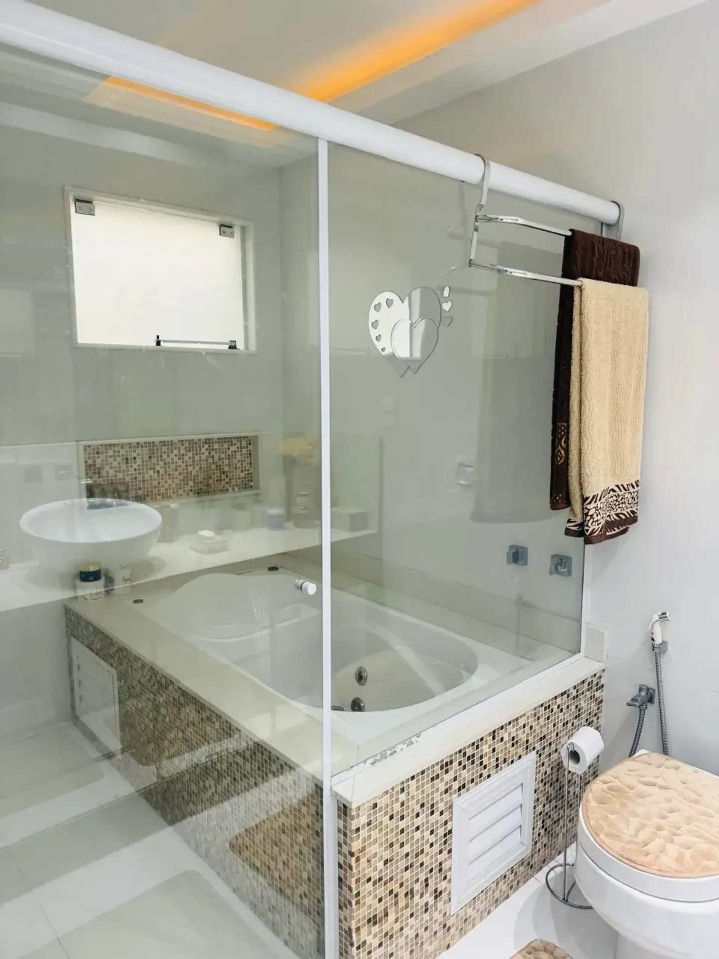 Casa mobiliada com cozinha integrada e 5 suítes — photo 26