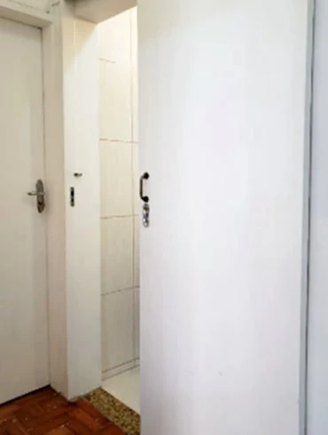 3-bedroom apartment with closed kitchen and laundry area — photo 27