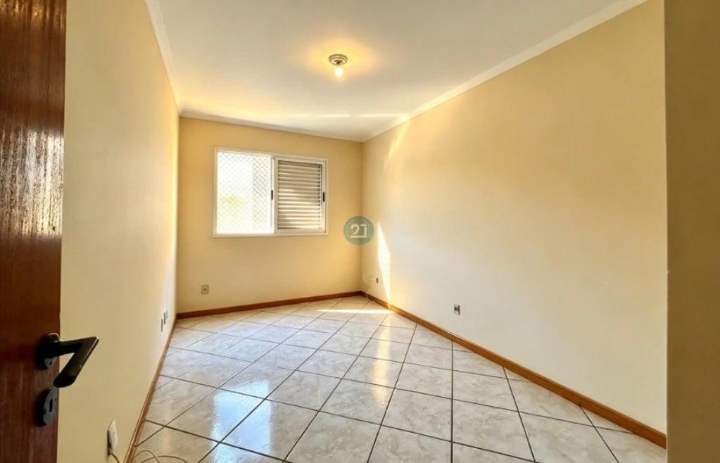 3-bedroom apartment in a building with a pool — photo 3