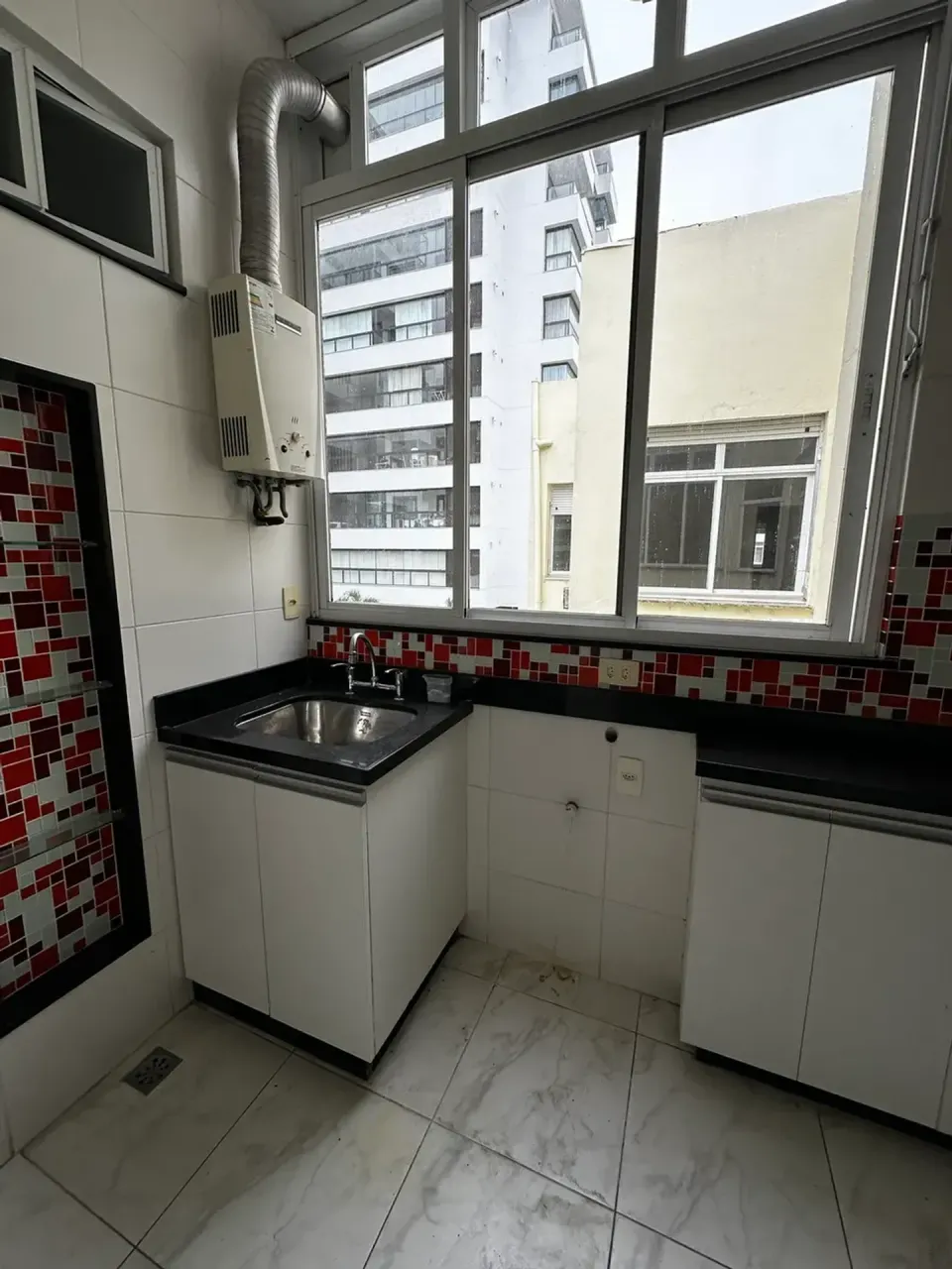 Furnished 3-bedroom apartment with a gas kitchen — photo 3