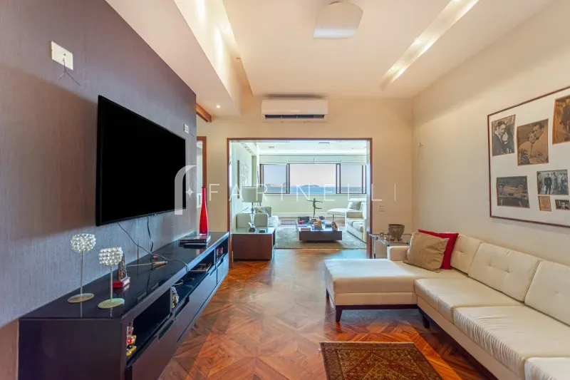 Apartamento de 4 quartos com janelas do chão ao teto — photo 10