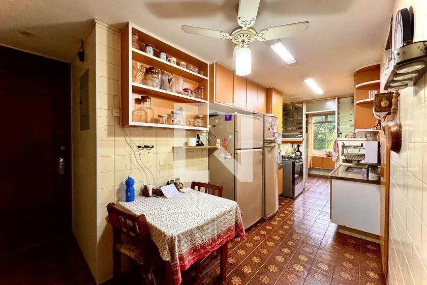 Furnished apartment, 180 m², with a glass-enclosed balcony — photo 22