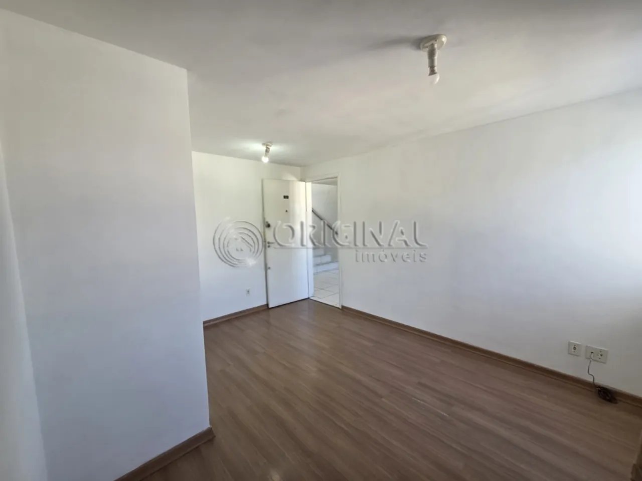 2-bedroom apartment with a closed-off kitchen — photo 8