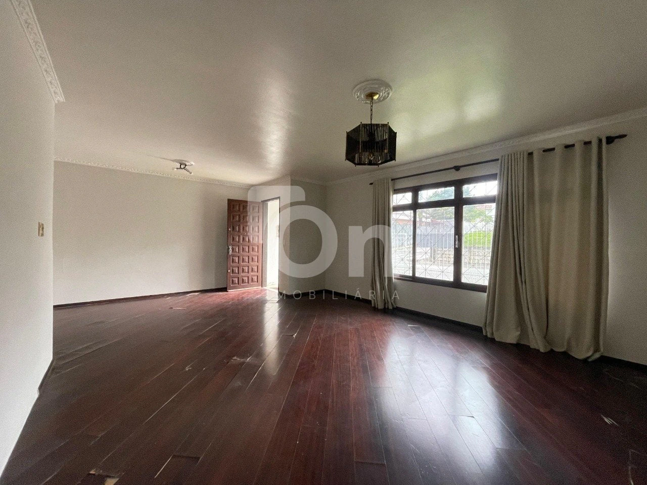 Wood or laminate floors in a one-bedroom house, 60 m² — photo 15
