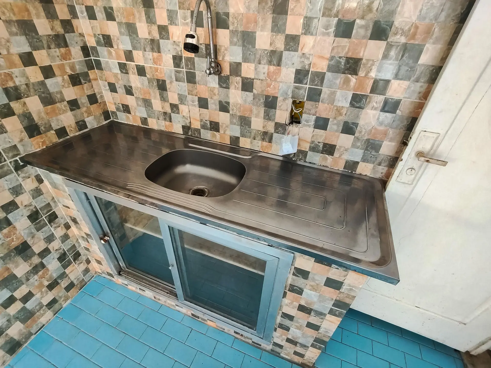 2-bedroom apartment with 2 bathrooms and mountain views