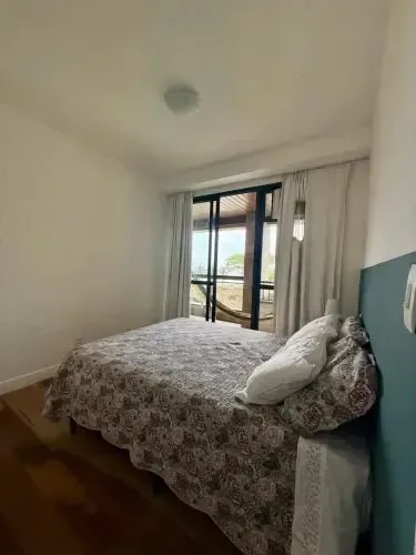 4-bedroom apartment with a water view — photo 6