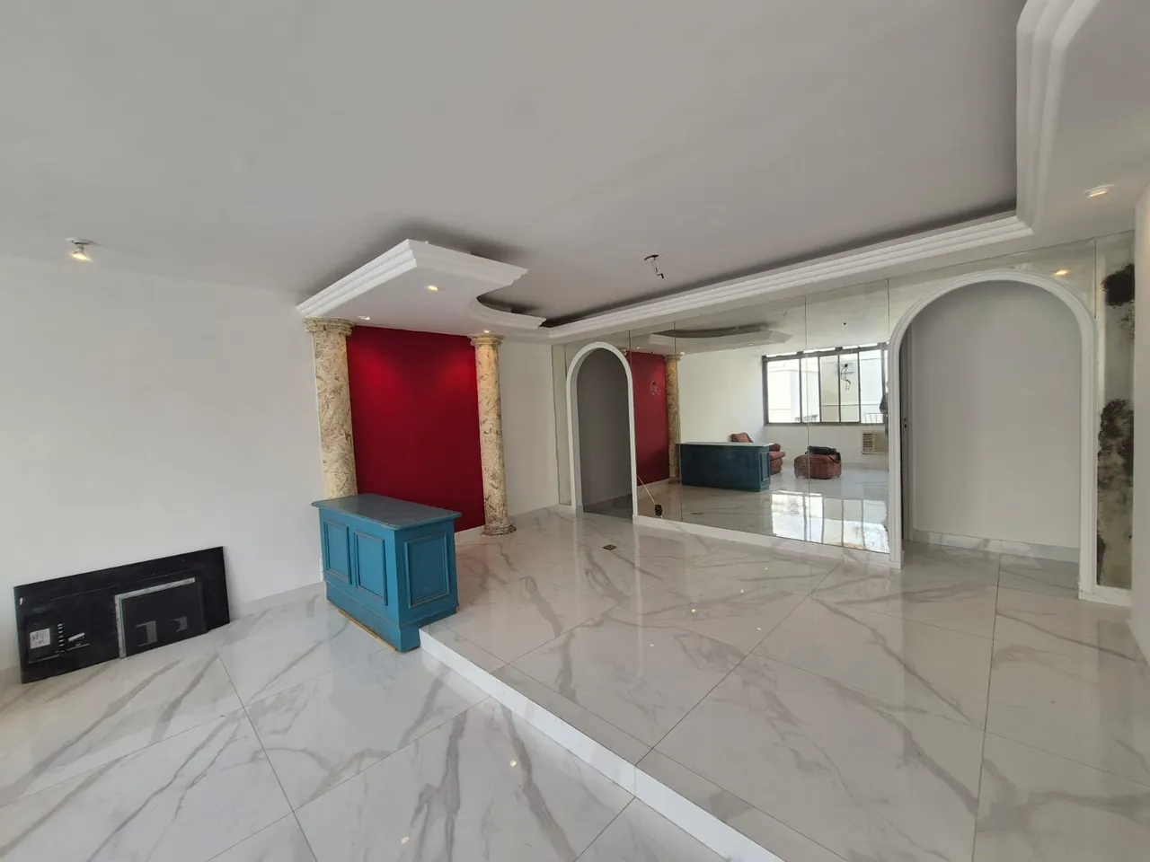 3-bedroom apartment with 3 bathrooms and city views — photo 12