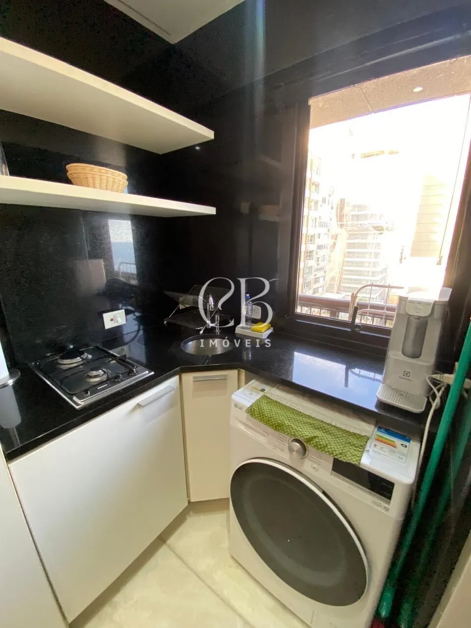 Furnished apartment with 2 bedrooms and open-plan kitchen — photo 6