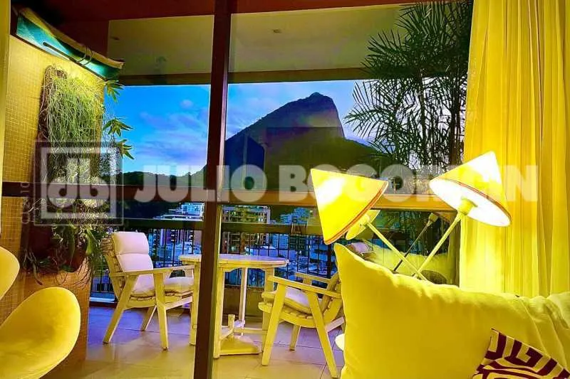 Apartment with balcony and city and mountain views, 1 parking spot — photo 8